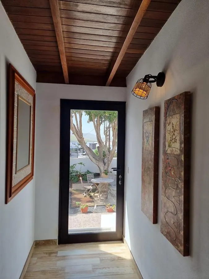 Homestay Alunita & Pirita, Habitacion Con Jardin, Terraza Y Wifi En Zona Tranquila Y Centrica Nazaret Spain