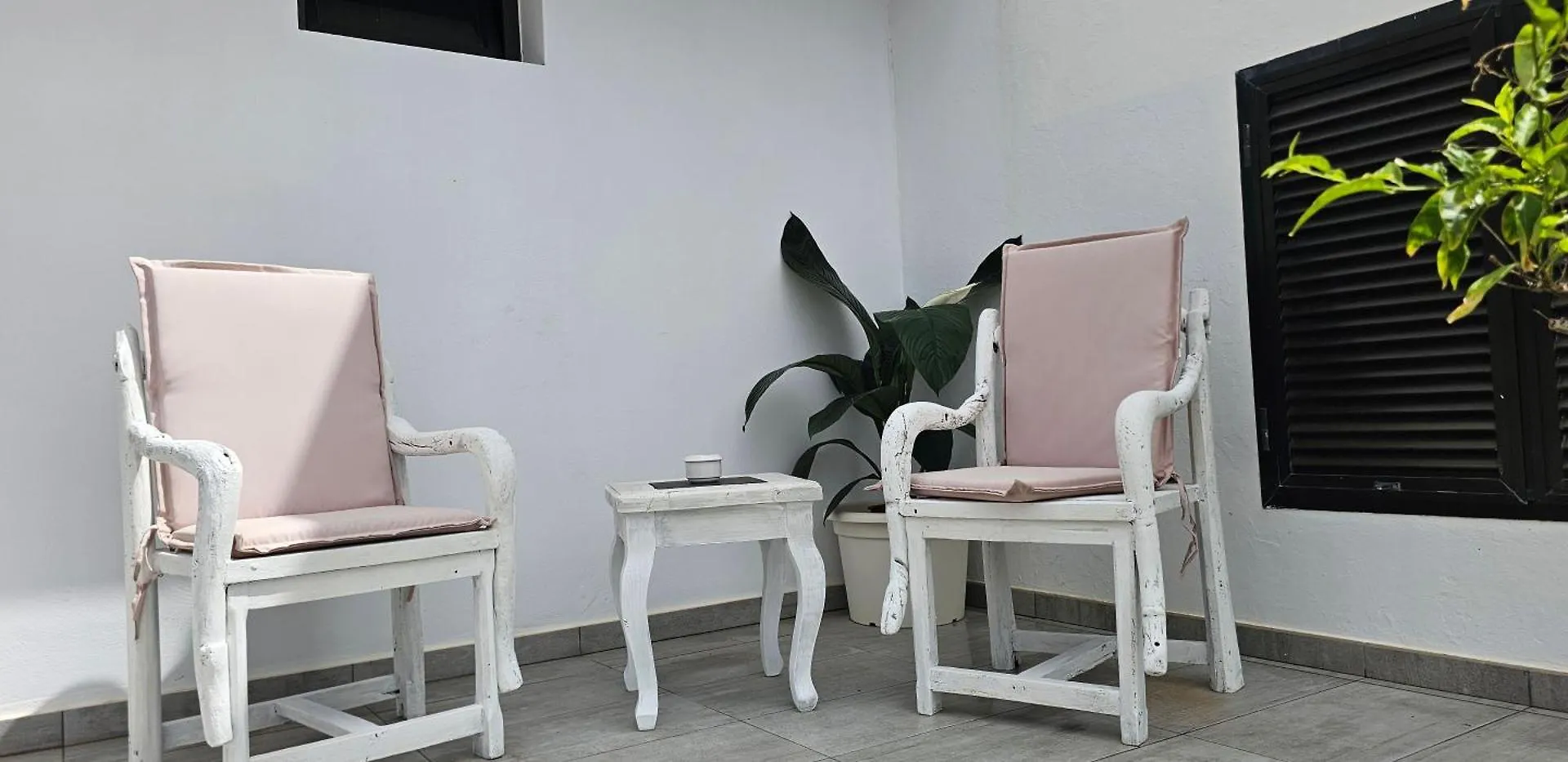 Homestay Alunita & Pirita, Habitacion Con Jardin, Terraza Y Wifi En Zona Tranquila Y Centrica Nazaret Spain